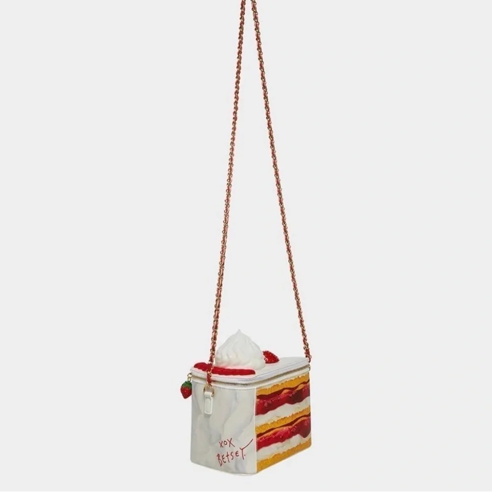 🍰 🍓 NWT Betsey Johnson Kitsch Shortcake Crossbody Bag. Limited Edt. BJ32…
